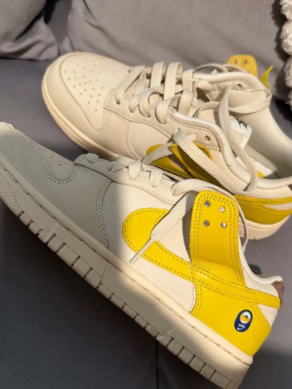 Nike womens Low-Top Sneakers in Cream and Yellow